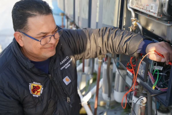 TanklessWaterHeatersSF How Tankless Water Heaters Work