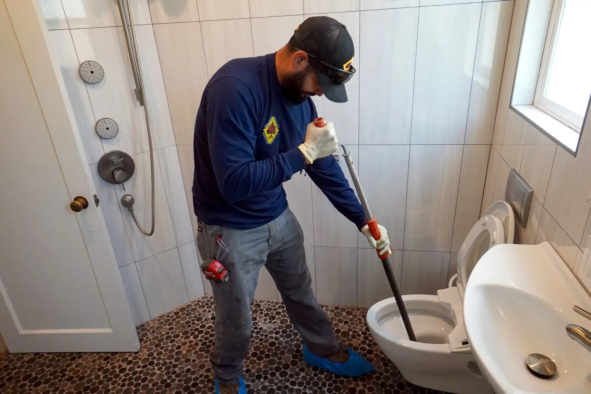 what to do in a plumbing emergency